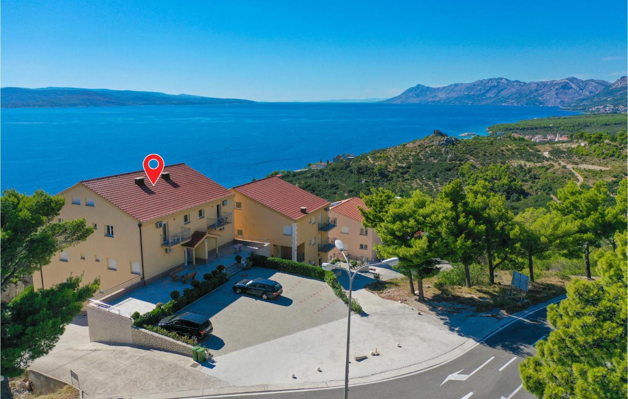 Stunning Apartment In Krvavica With Kitchen Luaran gambar
